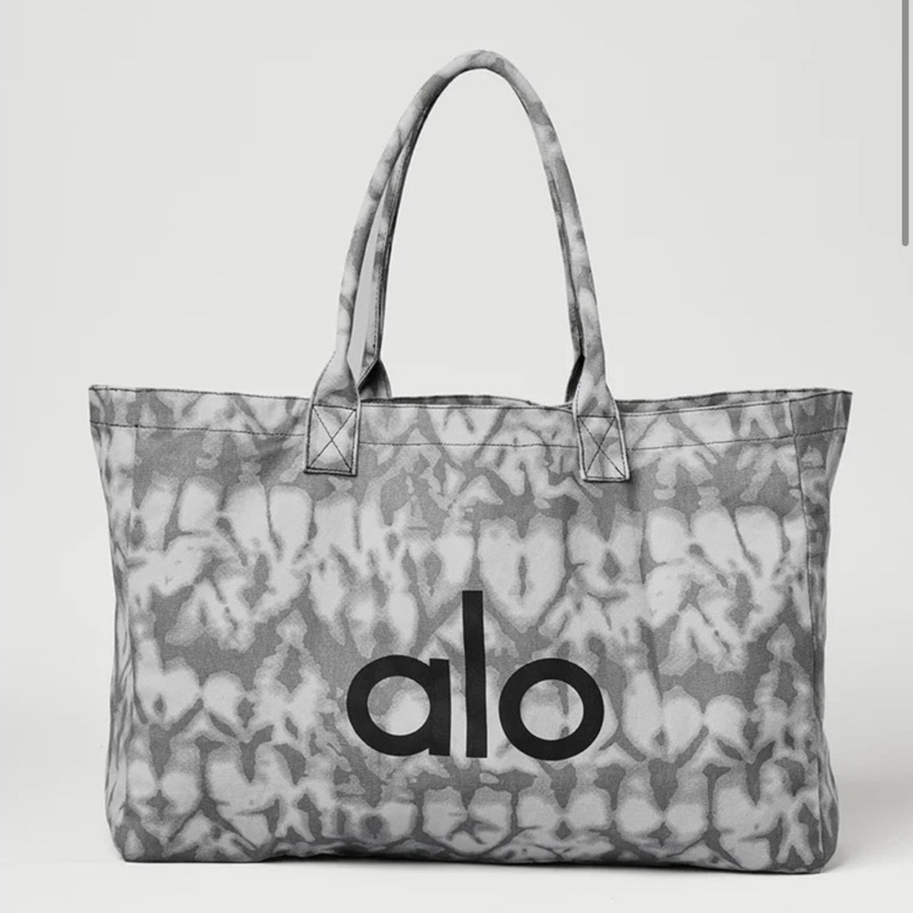 ALO Yoga Gray Tie-Dye Tote Bag with Structured Design